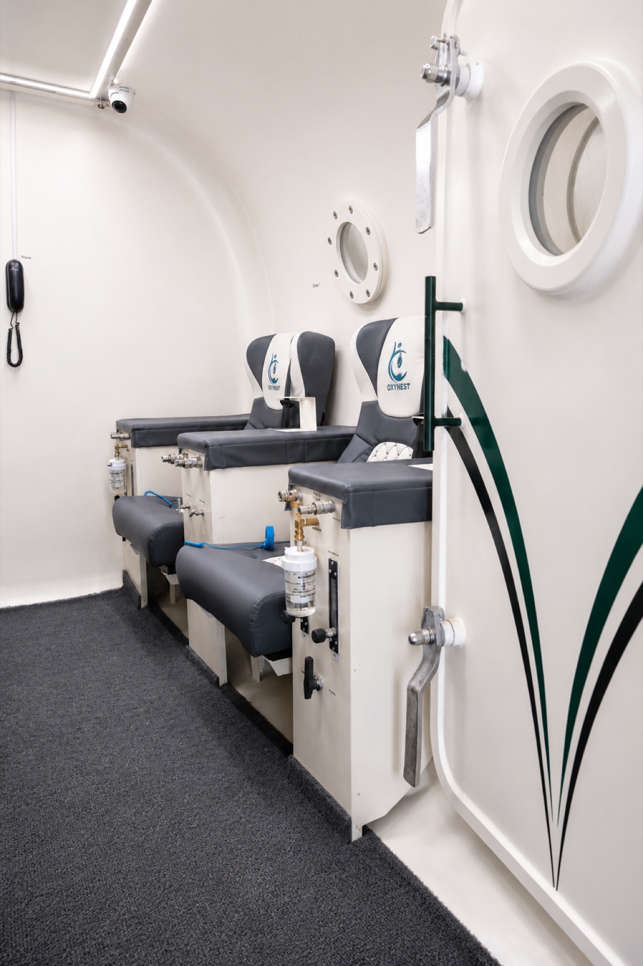 OXYNEST HBOT Chamber - Interior Row View